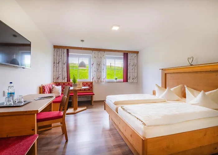 Schwarzenbach - Wellness & 3* Rieden