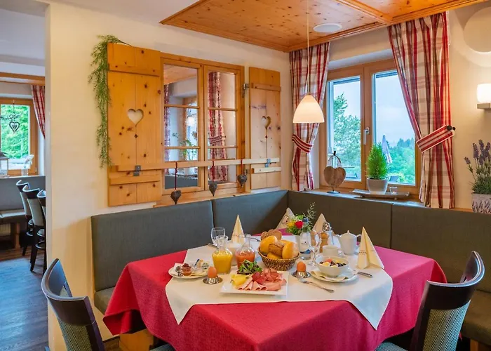 Hotell Schwarzenbach - Wellness & 3*