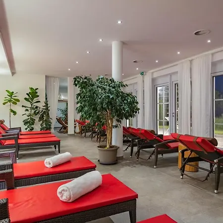 Schwarzenbach - Wellness & Hotel 3*