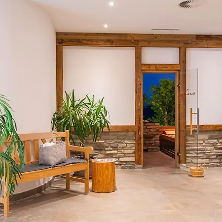 Schwarzenbach - Wellness & Hotel 3*