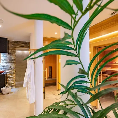 Schwarzenbach - Wellness & Hotel