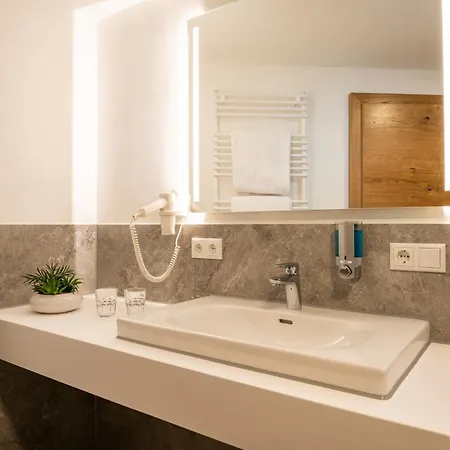 Hotel Schwarzenbach - Wellness & Rieden am Forggensee